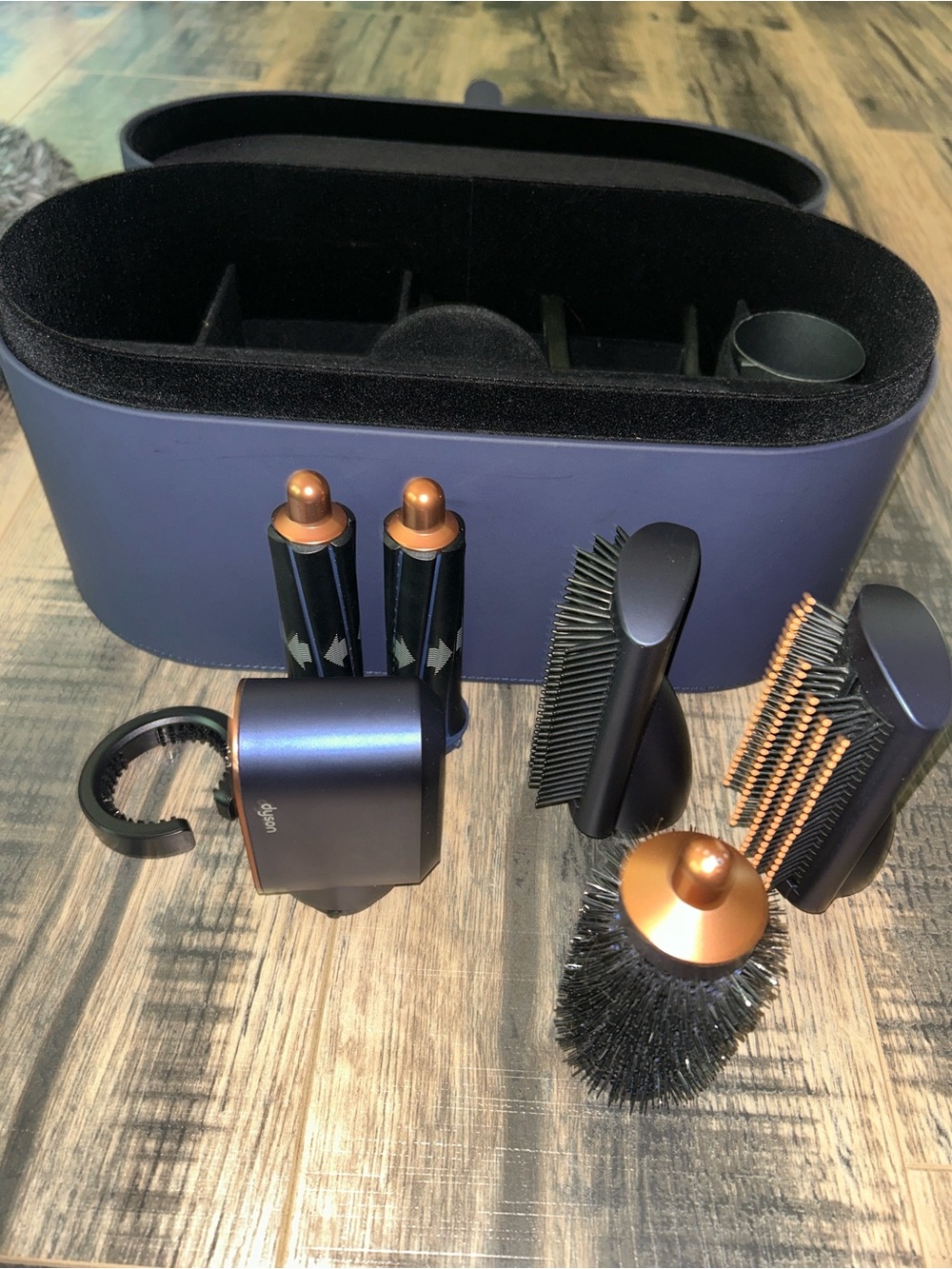 Dyson Oval Storage Case in Navy and 7 attachment pieces for the Dyson.